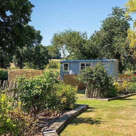 The Hideaway Hut - 1 Bed Shepherds Hut - Herefordアパートメント エクステリア 写真