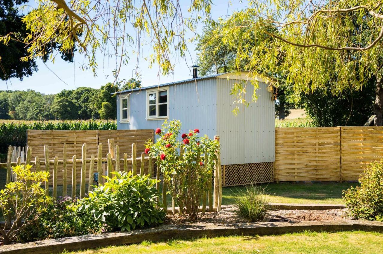 The Hideaway Hut - 1 Bed Shepherds Hut - ヘレフォード エクステリア 写真