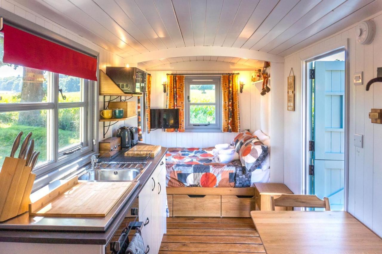 The Hideaway Hut - 1 Bed Shepherds Hut - ヘレフォード エクステリア 写真